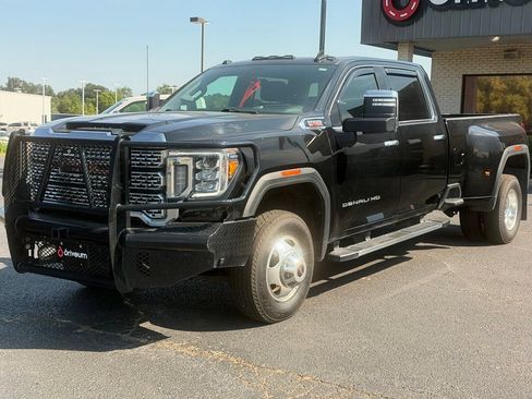 Used 2023 GMC Sierra 3500 Denali w/ Denali Ultimate Package AWD/4WD image 3