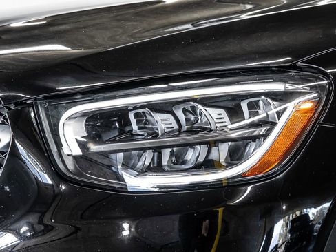 Used 2020 Mercedes-Benz GLC 300 4MATIC image 9