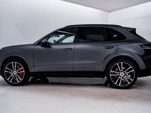 New 2026 Porsche Cayenne S image 2