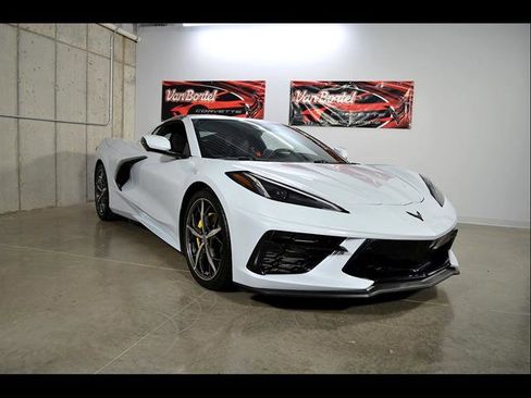 Used 2024 Chevrolet Corvette Stingray Premium Cpe w/ 3LT RWD image 2