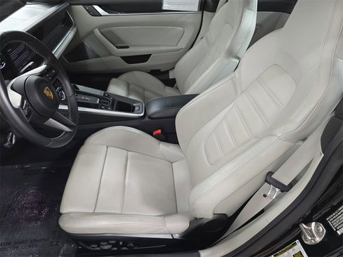 Used 2022 Porsche 911 Turbo S image 5