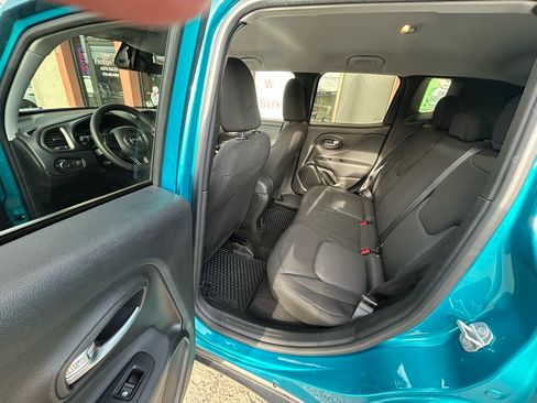 Used 2022 Jeep Renegade Sport w/ Sport Appearance Group image 17