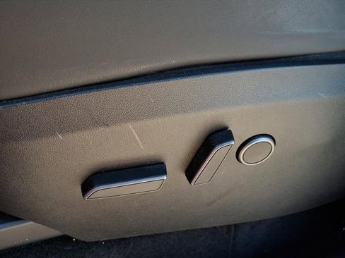 Used 2023 Tesla Model Y Long Range image 30