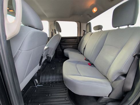 Used 2015 RAM 2500 Tradesman w/ Chrome Appearance Group image 13