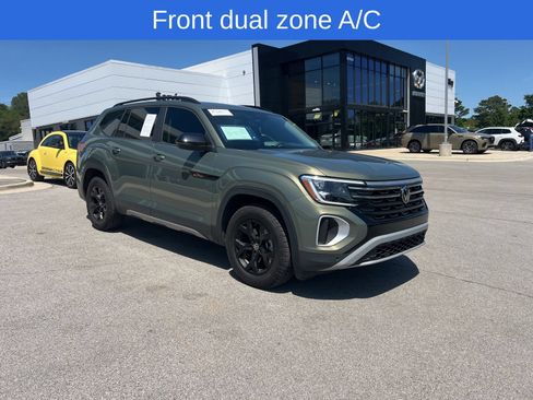 Certified 2024 Volkswagen Atlas Peak Edition SE AWD/4WD image 4