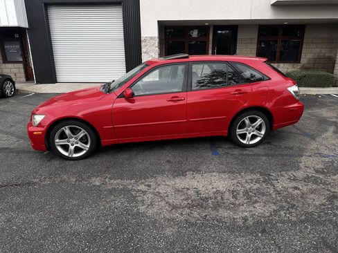 Used 2004 Lexus IS 300 SportCross RWD image 3