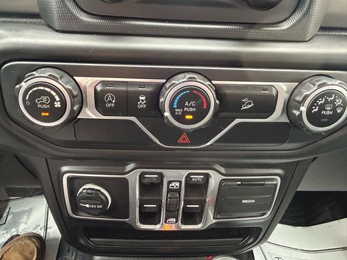 Used 2018 Jeep Wrangler Unlimited Sport S AWD/4WD image 21
