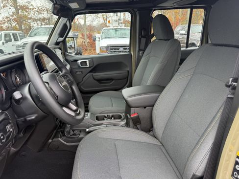 New 2026 Jeep Gladiator Sport AWD/4WD image 14