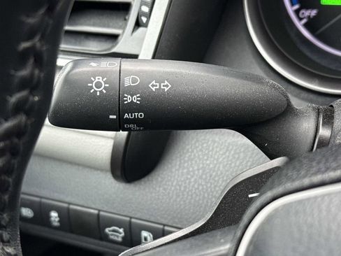 Used 2021 Toyota Camry SE FWD image 23