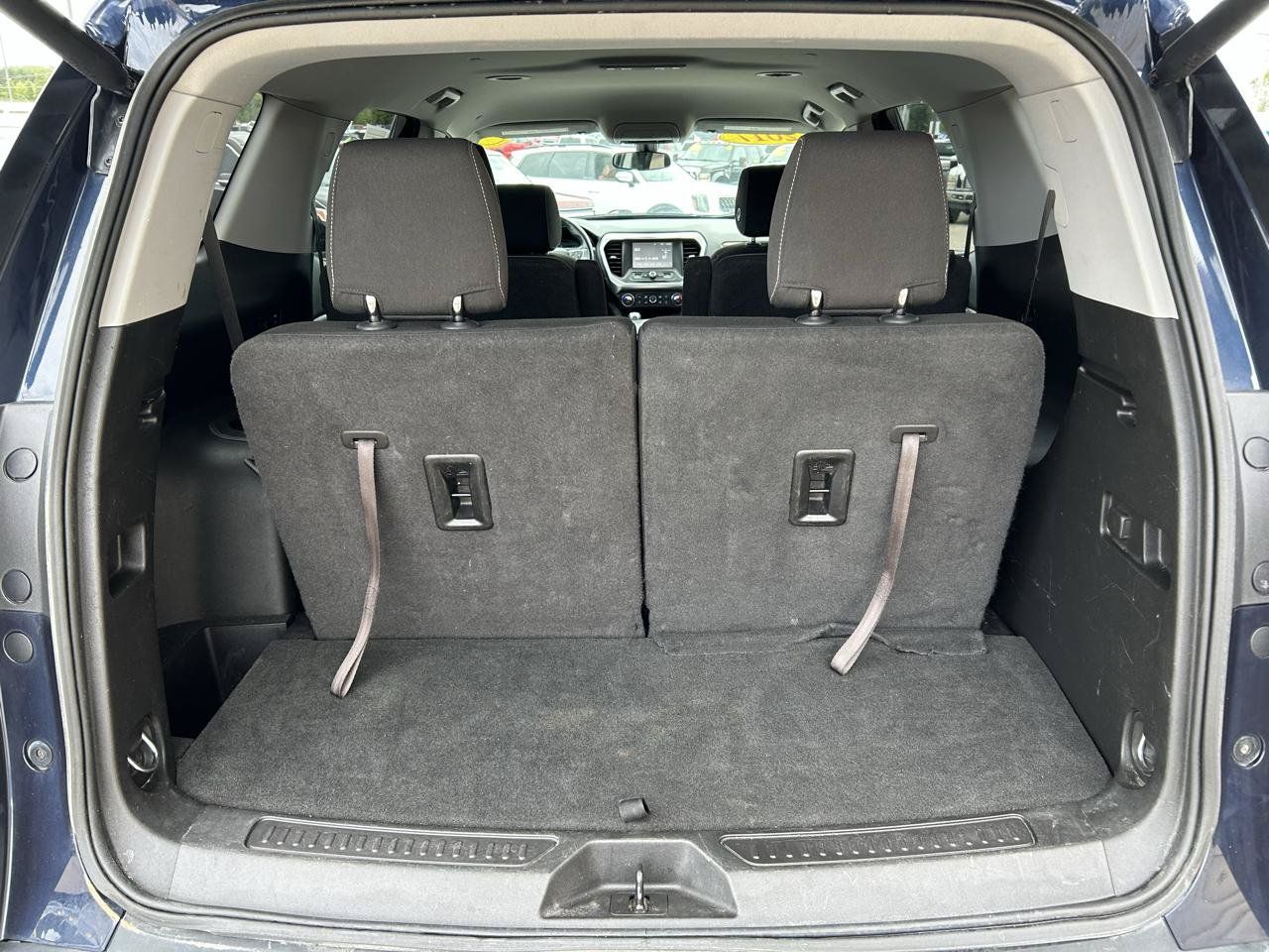 Used 2017 GMC Acadia SLE FWD image 18