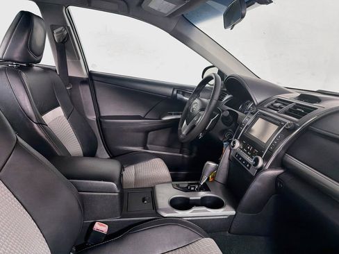 Used 2013 Toyota Camry SE FWD image 30
