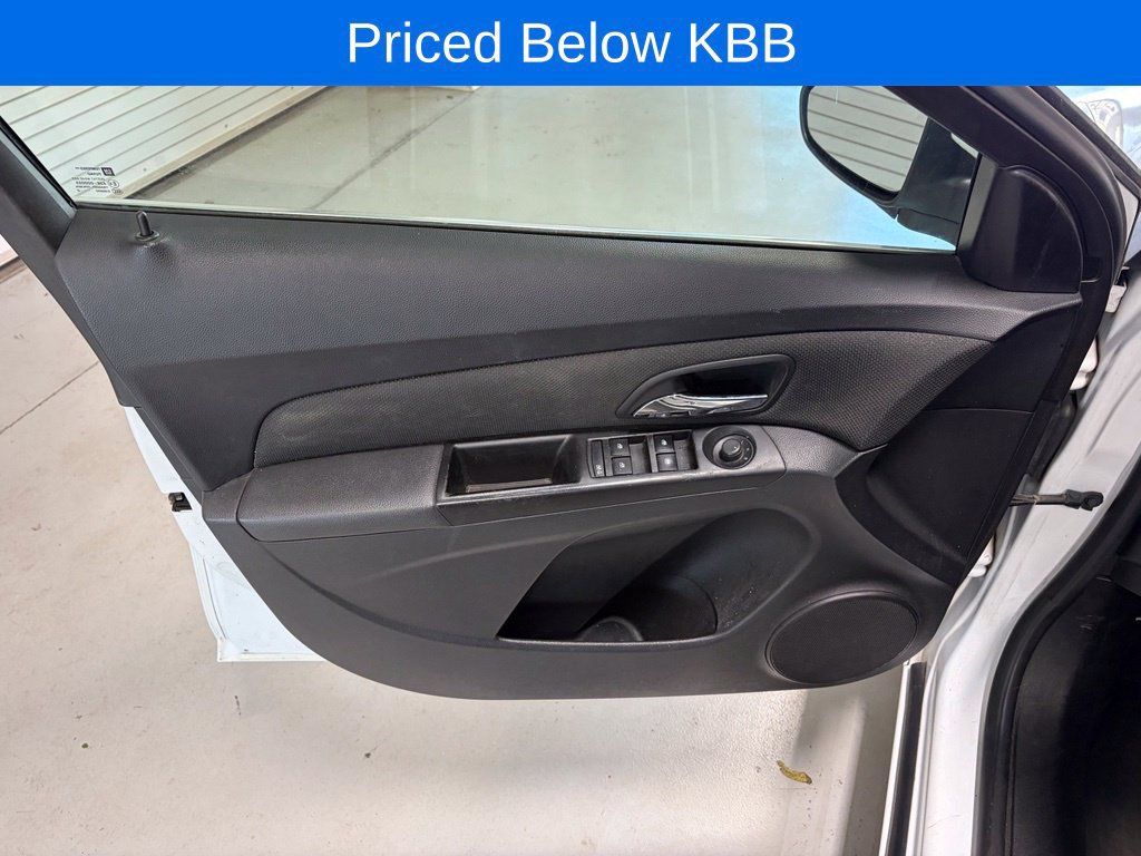 Used 2012 Chevrolet Cruze LTZ FWD image 8