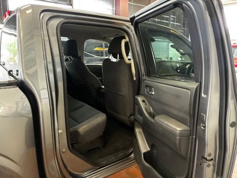 Used 2022 Nissan Frontier SV RWD image 25
