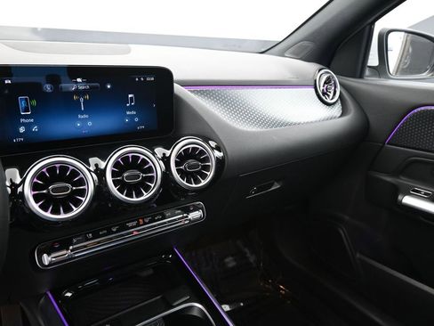 Used 2025 Mercedes-Benz GLA 250 image 21
