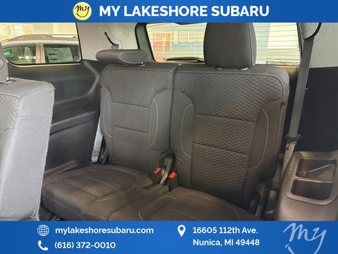 Used 2018 GMC Acadia SLE image 25