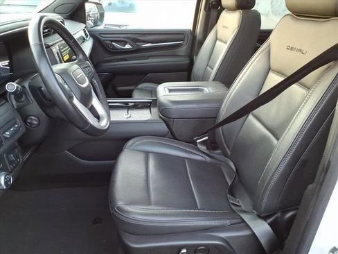 Used 2022 GMC Yukon Denali w/ Max Trailering Package image 5
