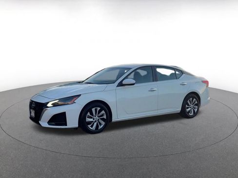 Used 2023 Nissan Altima 2.5 S image 8