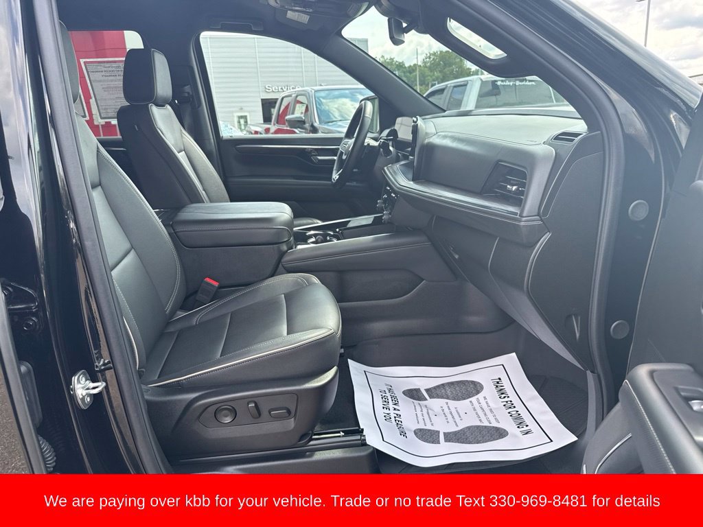 Used 2025 Chevrolet Tahoe Premier AWD/4WD image 35