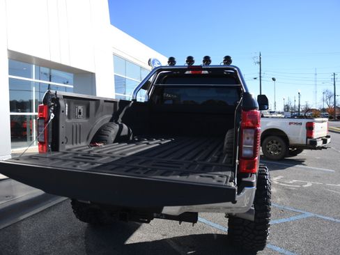 Used 2022 Ford F350 XLT w/ XLT Value Package image 12