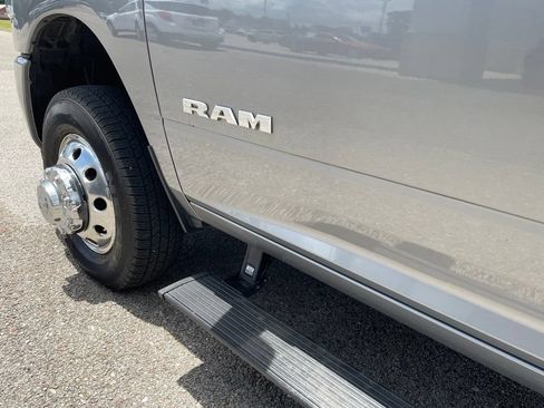 Used 2024 RAM 3500 Laramie w/ Towing Technology Group AWD/4WD image 15