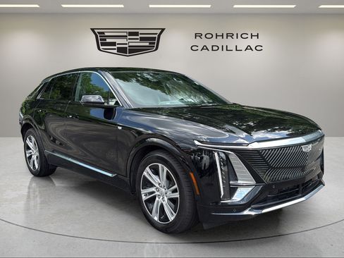 Certified 2024 Cadillac Lyriq Tech AWD/4WD image 3