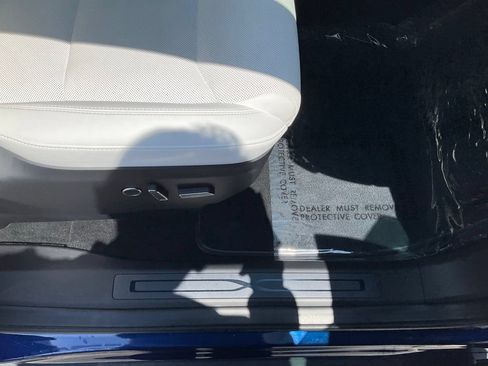 Used 2023 Tesla Model X AWD/4WD image 61
