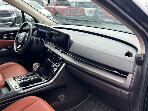 Used 2024 Kia Carnival SX FWD image 20