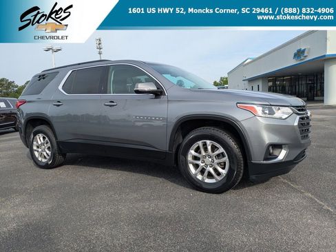 Used 2020 Chevrolet Traverse LT FWD image 1