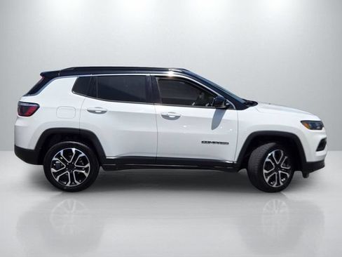 Used 2023 Jeep Compass Limited AWD/4WD image 3