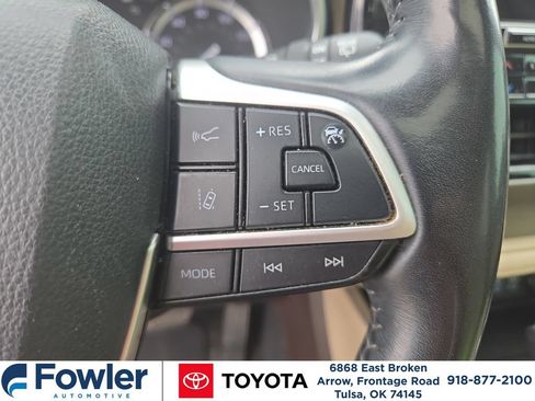 Used 2022 Toyota Highlander Platinum AWD/4WD image 22