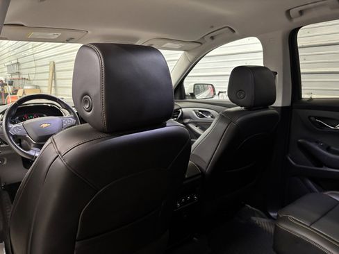 Used 2021 Chevrolet Traverse LT image 23