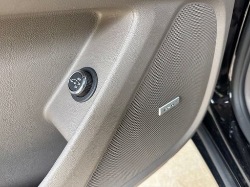 Used 2020 Chevrolet Traverse Premier FWD image 14