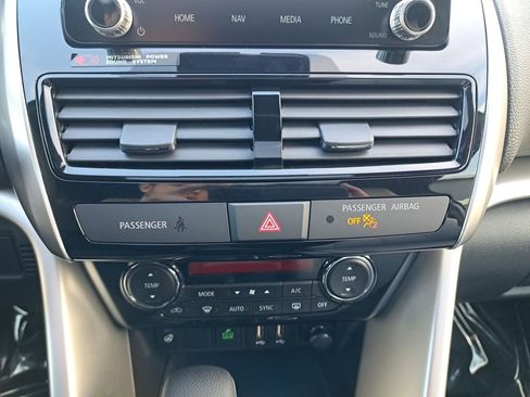 Used 2023 Mitsubishi Eclipse Cross SEL image 19