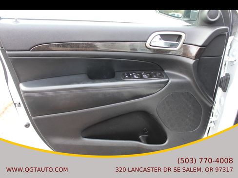 Used 2013 Jeep Grand Cherokee Laredo AWD/4WD image 24