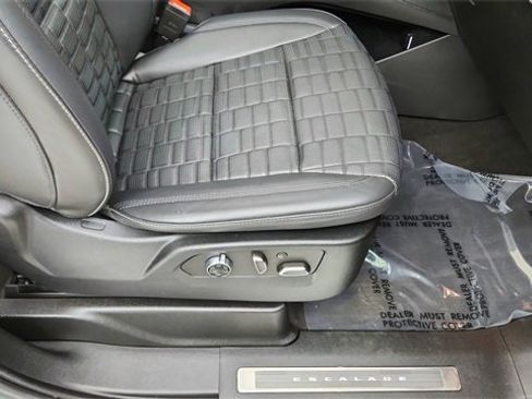 Used 2023 Cadillac Escalade V image 24