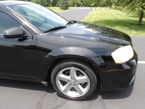 Used 2013 Dodge Avenger SXT FWD image 23