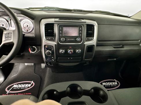 Used 2022 RAM 1500 Classic SLT AWD/4WD image 21