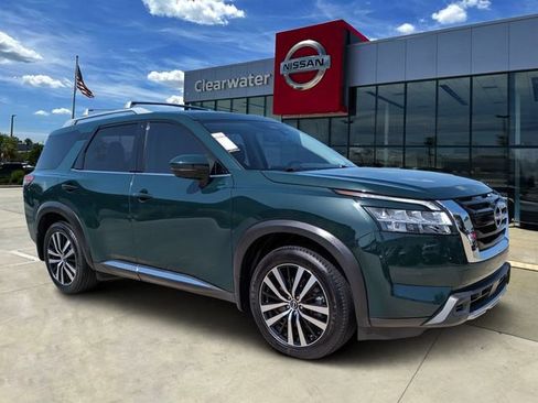 Used 2024 Nissan Pathfinder Platinum w/ Cargo Package AWD/4WD image 1