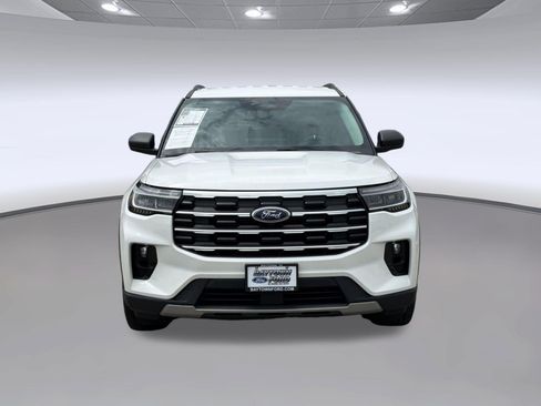 Used 2025 Ford Explorer Active w/ Active Comfort Package RWD image 6