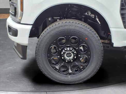 New 2026 Ford F250 XLT w/ XLT Premium Package image 19