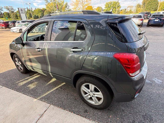 Used 2018 Chevrolet Trax LT w/ Driver Confidence Package FWD image 4