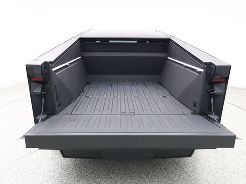 Used 2024 Tesla Cybertruck AWD Crew Cab image 29