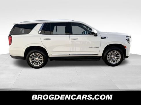 Used 2024 GMC Yukon SLT AWD/4WD image 2