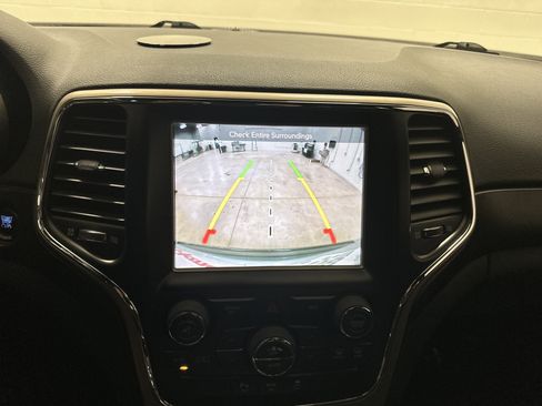 Used 2015 Jeep Grand Cherokee Altitude image 25