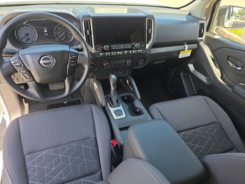 New 2026 Nissan Frontier SV image 4