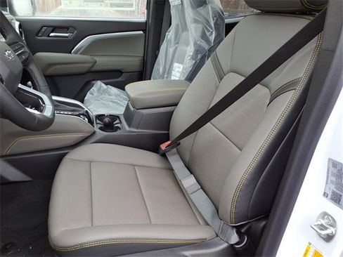 New 2026 Chevrolet Colorado ZR2 w/ Midnight Edition image 6