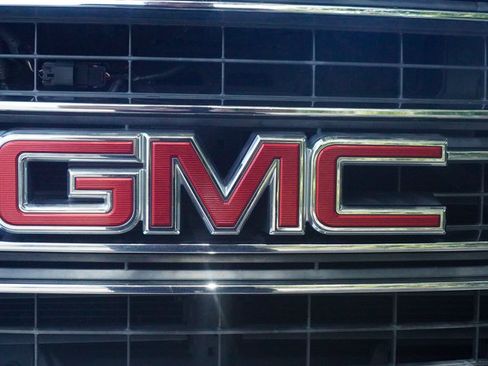 Used 2018 GMC Yukon SLT w/ Open Road Package AWD/4WD image 43