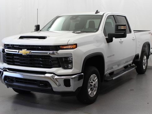 Used 2026 Chevrolet Silverado 2500 LT AWD/4WD image 17