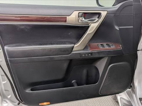 Used 2018 Lexus GX 460 Premium w/ Premium Package AWD/4WD image 13