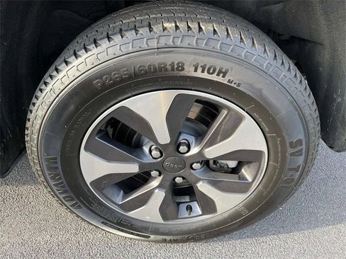 Used 2024 Jeep Grand Cherokee Limited 4xe image 11